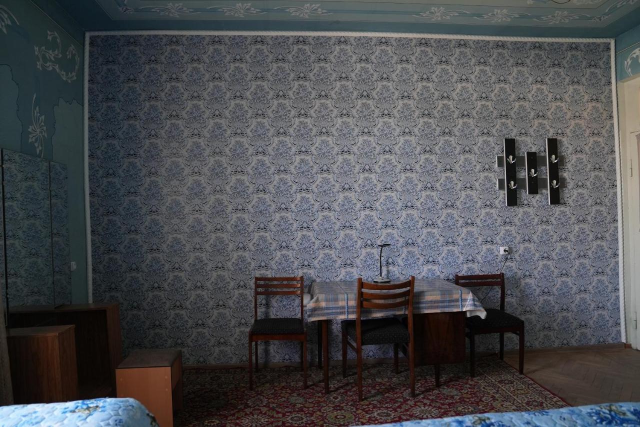 Nukri Guest House Ґорі Екстер'єр фото