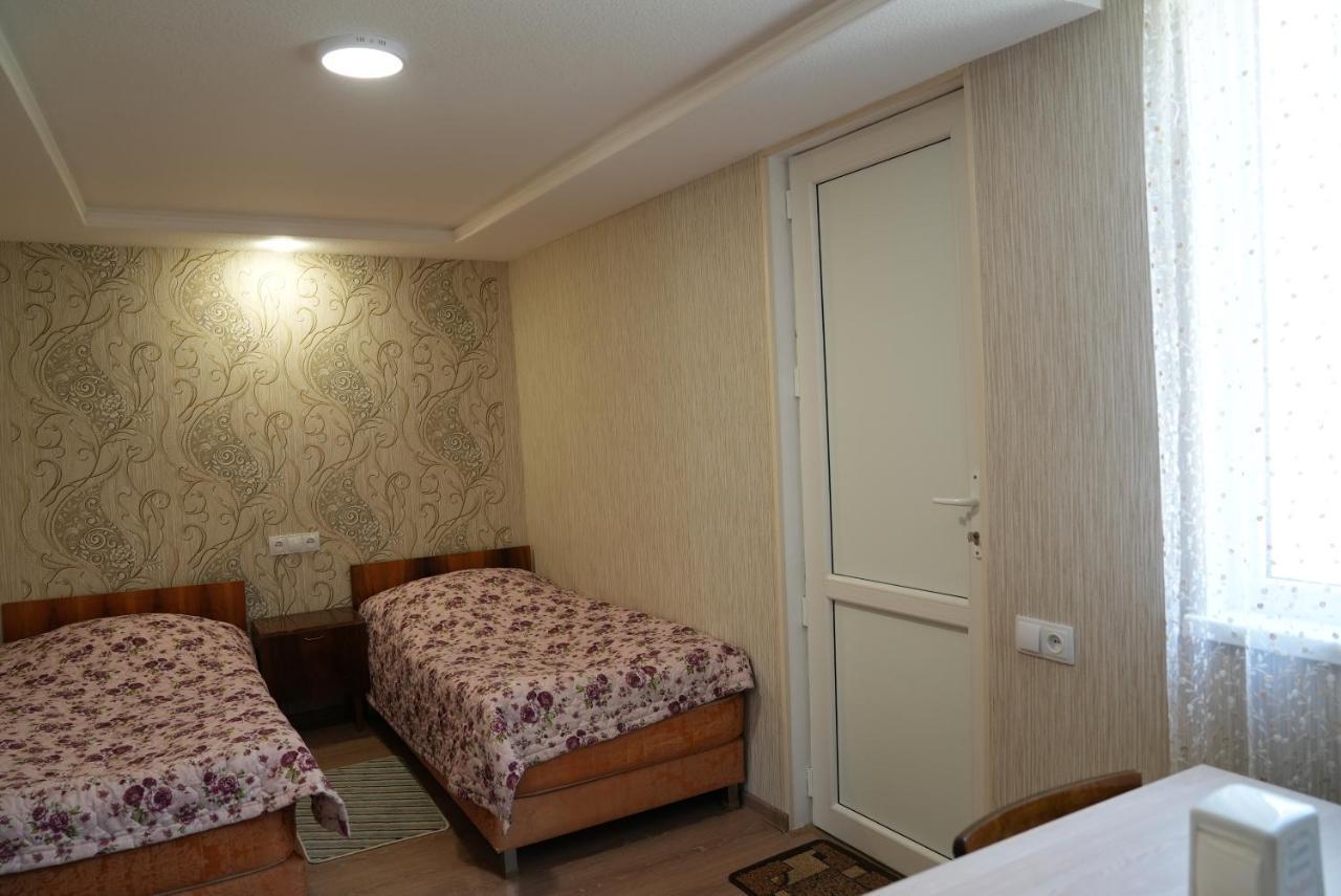 Nukri Guest House Ґорі Екстер'єр фото