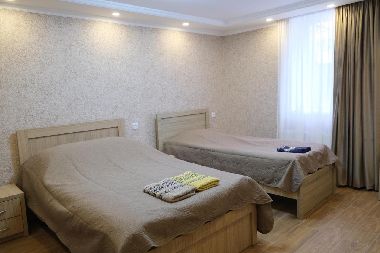 Nukri Guest House Ґорі Екстер'єр фото