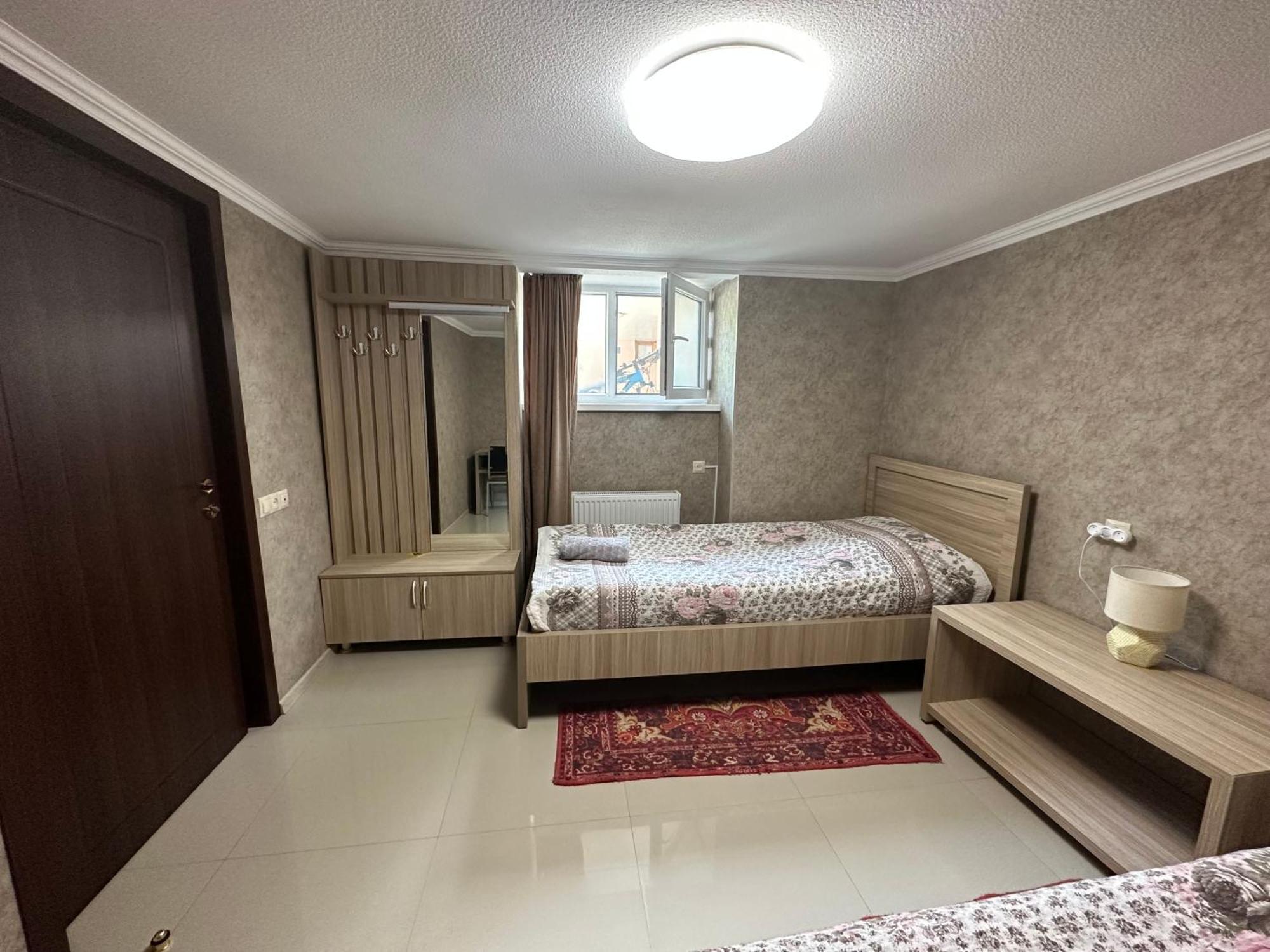 Nukri Guest House Ґорі Екстер'єр фото