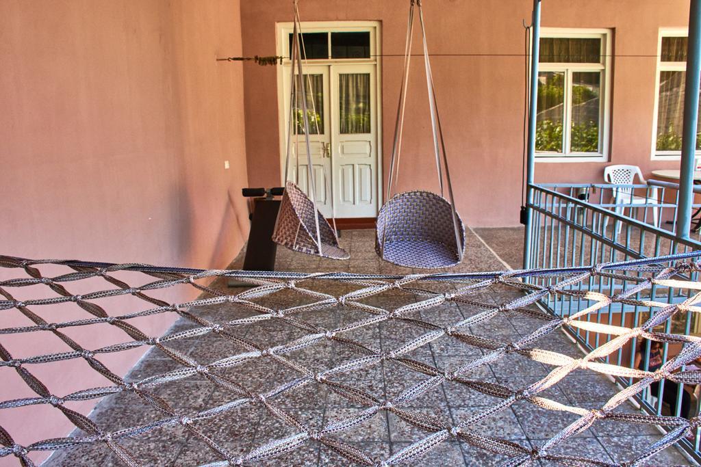 Nukri Guest House Ґорі Екстер'єр фото