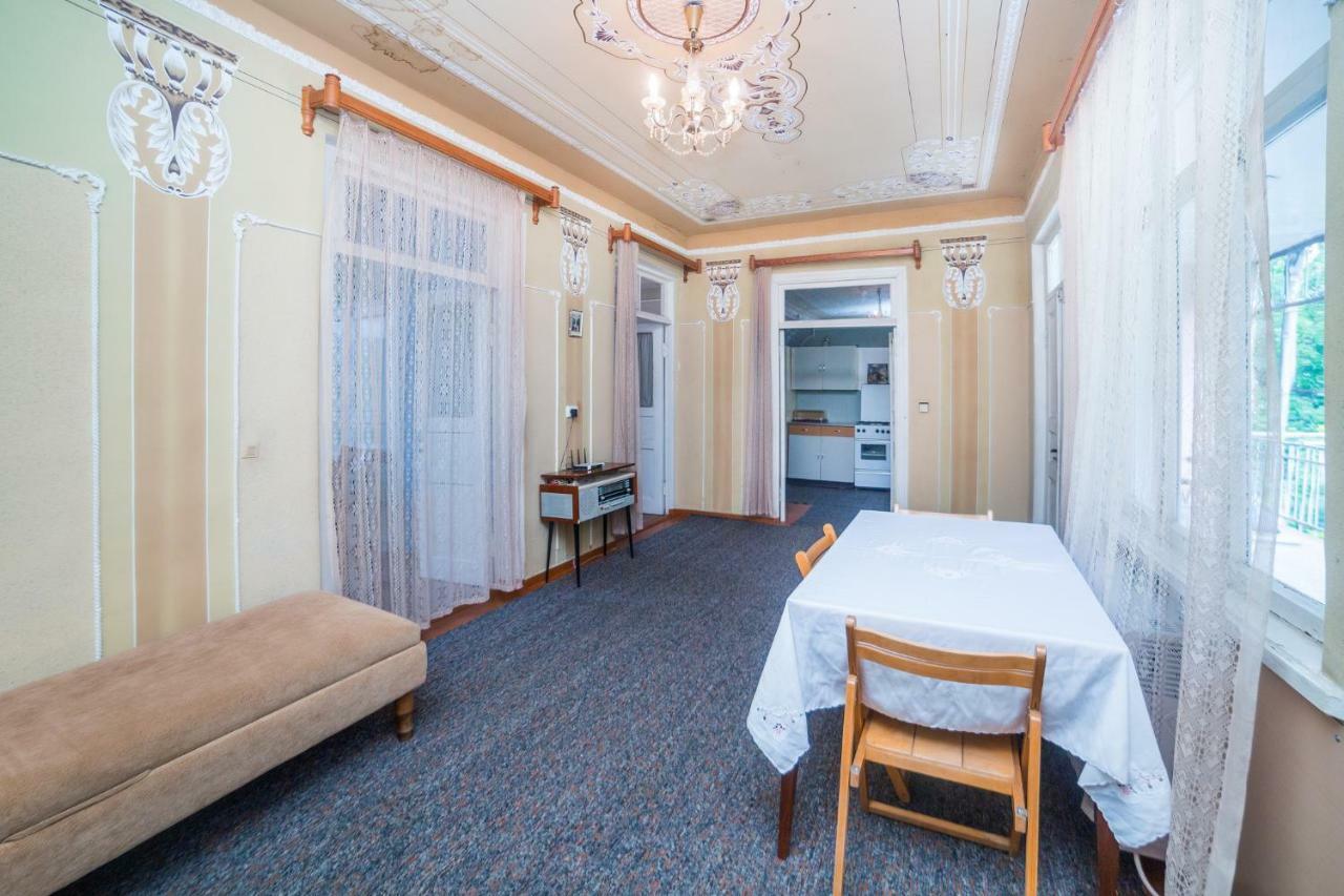 Nukri Guest House Ґорі Екстер'єр фото
