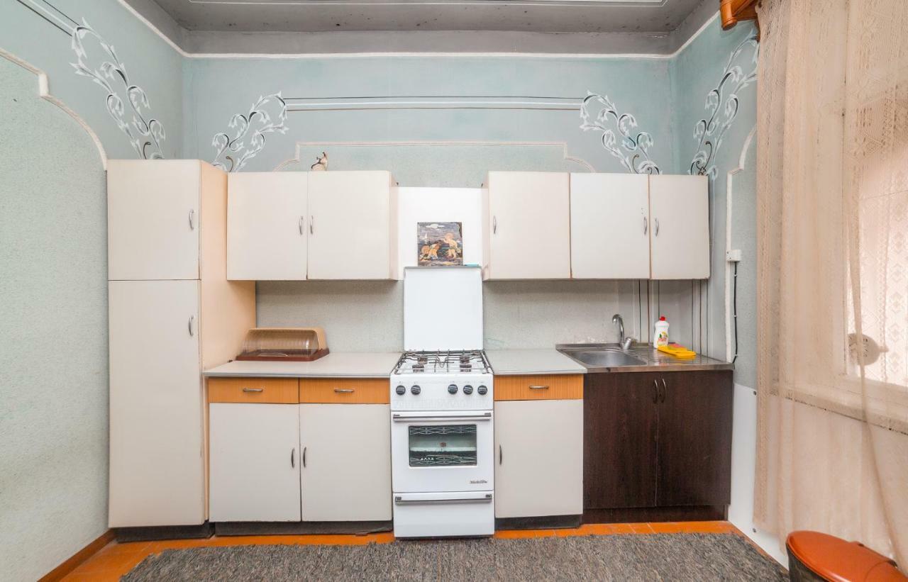 Nukri Guest House Ґорі Екстер'єр фото